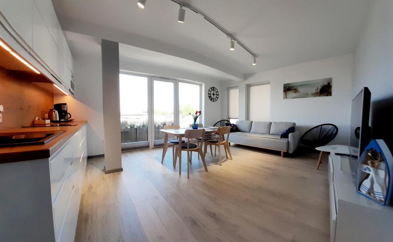 Apartament Kapitanski Mostek 17A Z Widokiem Na Port I Latarnie Morska Oraz Garazem Διαμέρισμα Kołobrzeg Εξωτερικό φωτογραφία